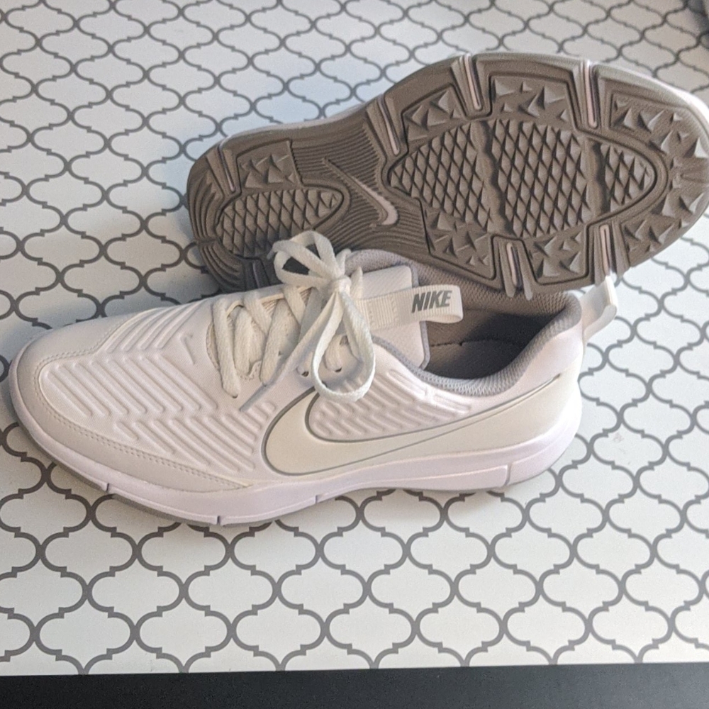 NWOT Nike Golf Shoes